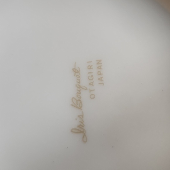 Otagiri Iris Bouquet Ceramic Vase - Picture 3 of 7